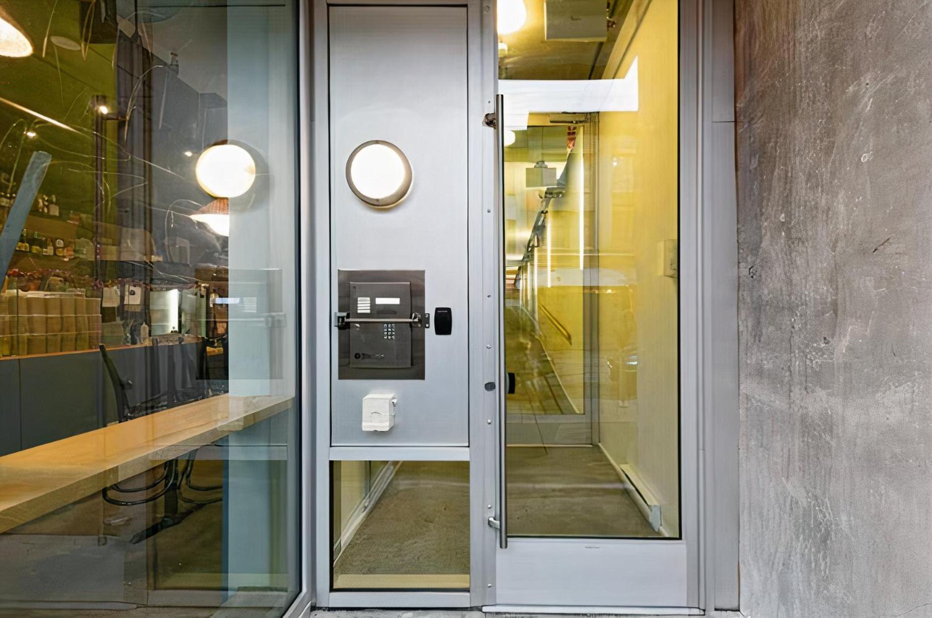 Modern, Bright & Central 1-Bed Downtown Apt Close To Rogers Arena Vancouver Eksteriør billede